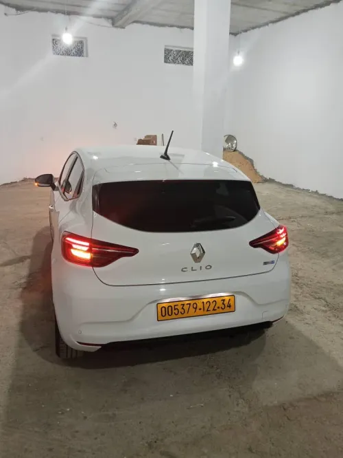Renault Clio 5 etach 2022 مجمولة