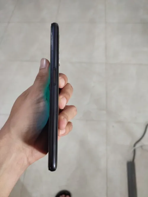 Realme 6s (4/64) avec boîte + chargeur d’origine – bon état 6s