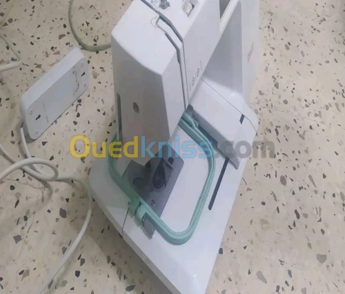 ماشينة تع طريزة فقط 
