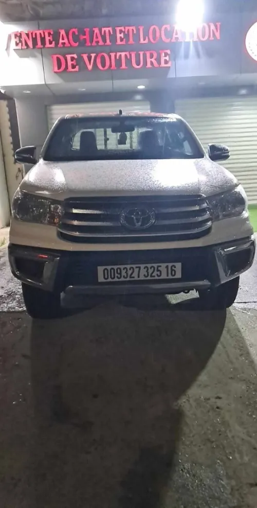Toyota Revo  2025 