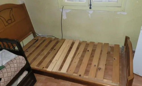 Meubles ( 3 lit + Bureau +meuble chaussure + Salon avec table)