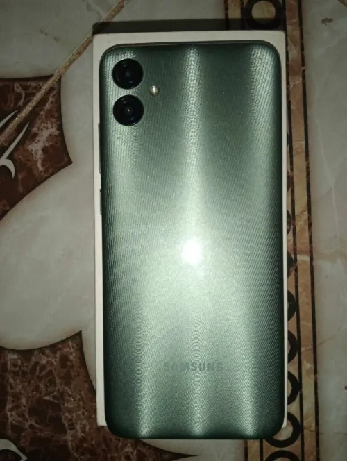Samsung Samsung f04