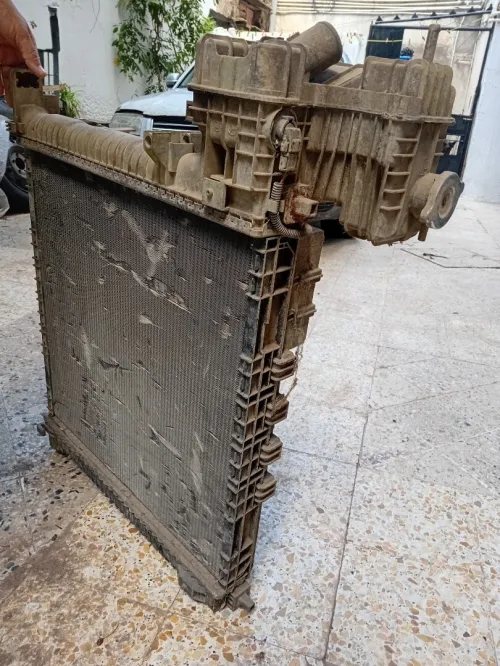 Bloc.  Culas.  Radiateur Mercedes vito anne 2000