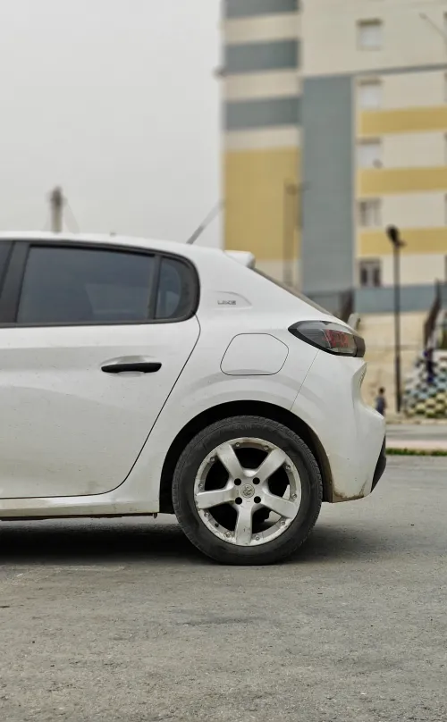 Peugeot 208 2022 Like