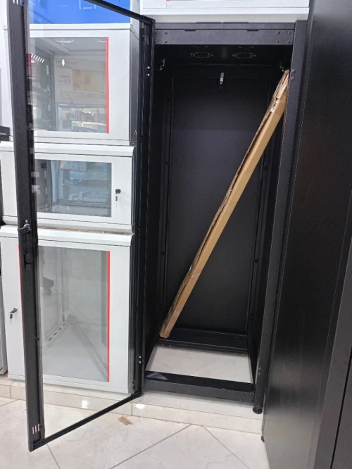 Armoire Réseau 32U 19" LANDE 600*600 mm Armoire au sol professionnelle pour installations réseau