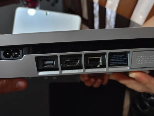 PS4 slim avec manette