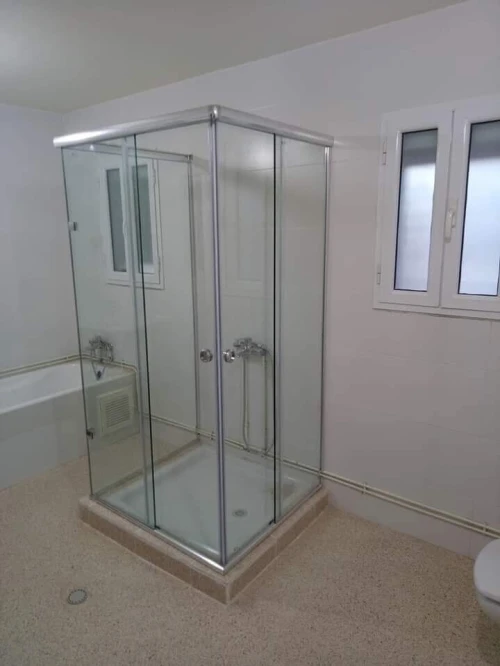 Cabine de douche italienne حمامات إطالية عصرية 