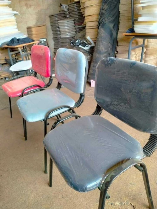 Chaise (كرسي)