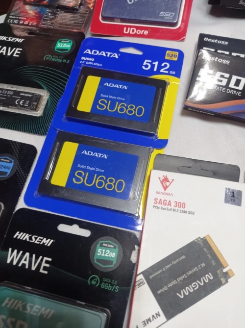 Lot de 34 SSD et SSD Nvme