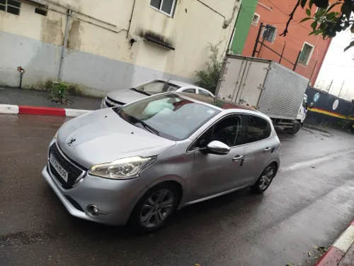 Peugeot 208 2015 Allure