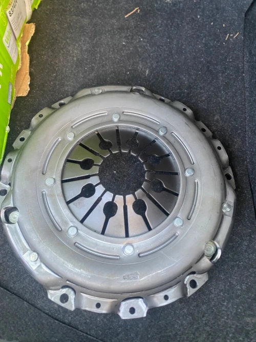 Nissan X trail Kit embrayage plus volant moteur