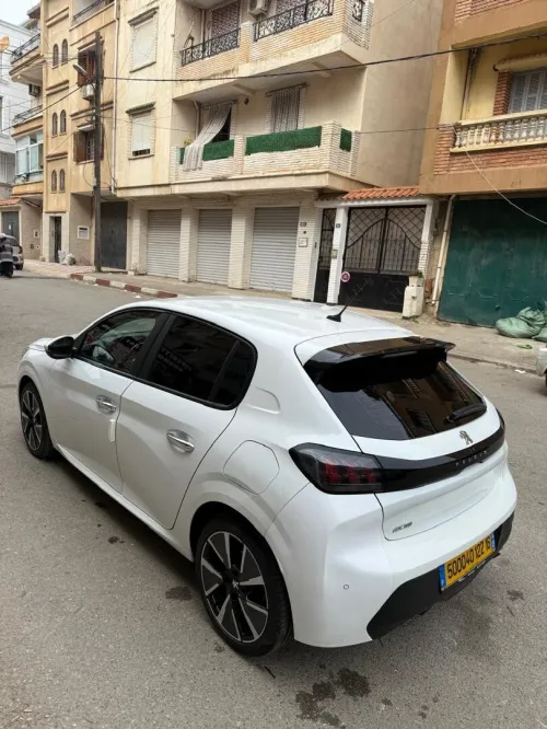 Peugeot 208 2022 