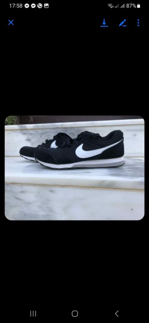 Basket NIKE ORIGINAL presque neuf Pointure 39