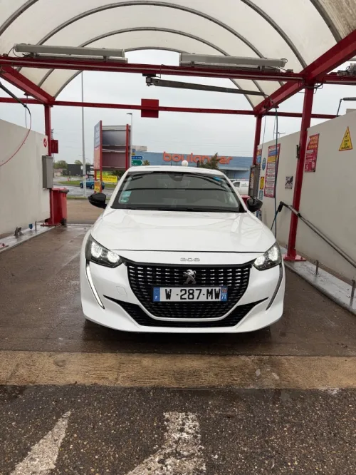 Peugeot 208 2023 Allure Pack