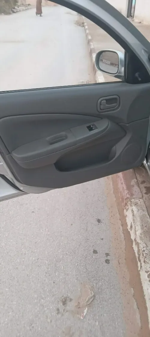 Nissan Sunny 2011 Sunny 12