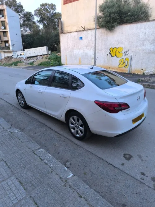 Opel Astra 4 portes 2015 Astra 4 portes