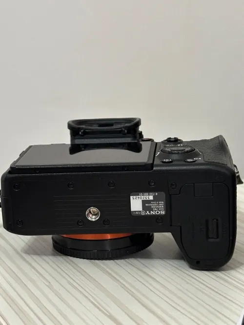 Sony A7 III - État Neuf (8 000 clics)