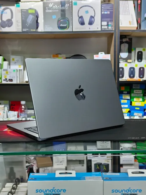 MACBOOK PRO 2023