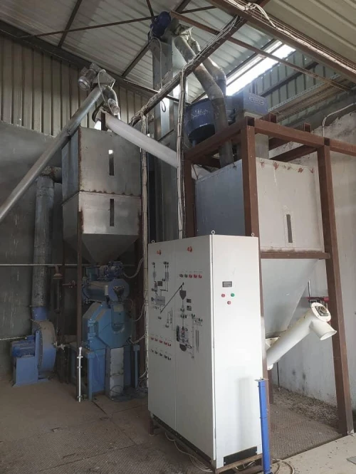 Ligne aliment de bétail عتاد تغذية الدجاج