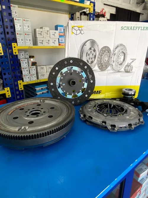 Kit embrayage 1.6 Hdi complet volant moteur + butée 