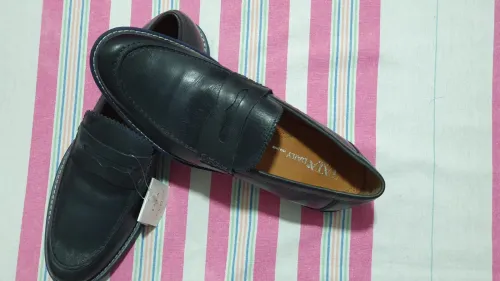 Paire de chaussures Tata