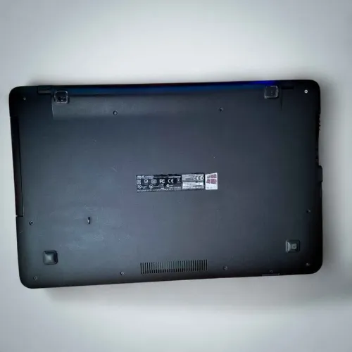  PC Asus R752L  i7  8Go RAM  GTX 850M  Écran Grand Format