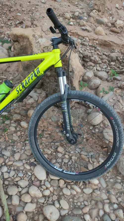 Vélo VTT Scrapper français