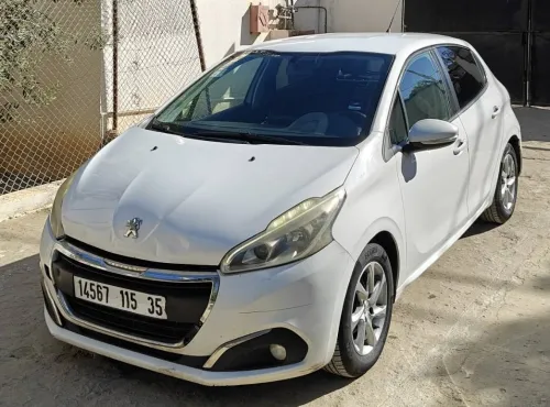 Peugeot 208 2015 Allure