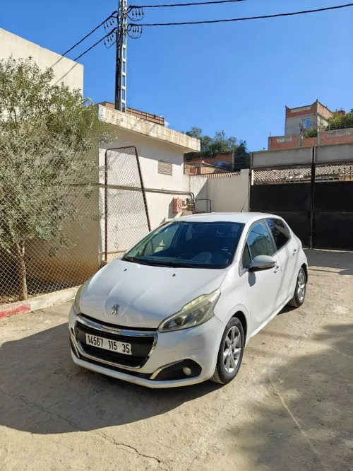 Peugeot 208 2015 Allure