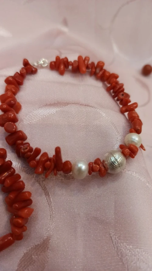 براسلي من المرجان الطبيعي و الفضة 925... Bracelet en corail naturel de kala et argent garanti 925