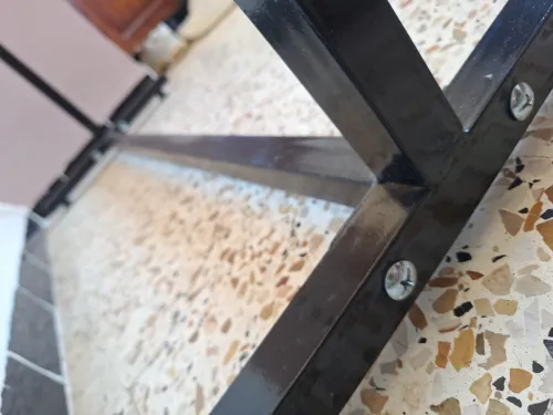 penderie pour vêtements ( علاقة ملابس )