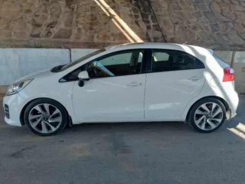 Kia Rio 5 portes 2015 Funny Facelift 