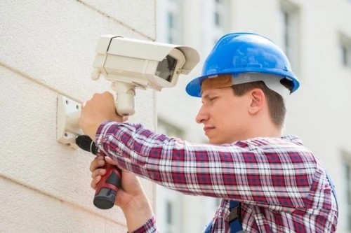 Renforcez la sécurité de votre propriété avec l'installation professionnelle des caméras 