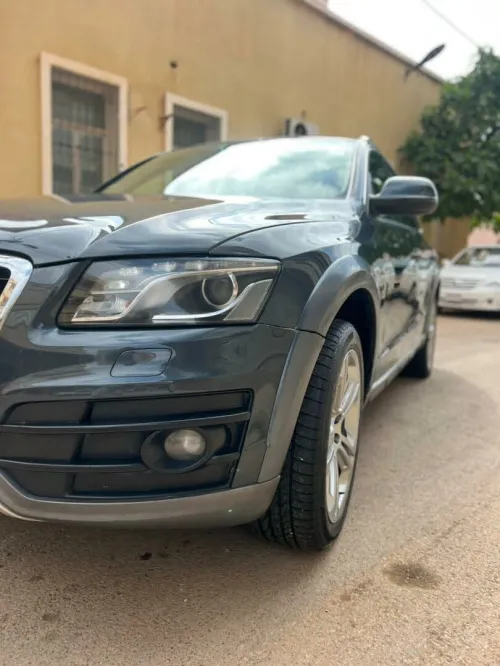 Audi Q5 2010 Off Road