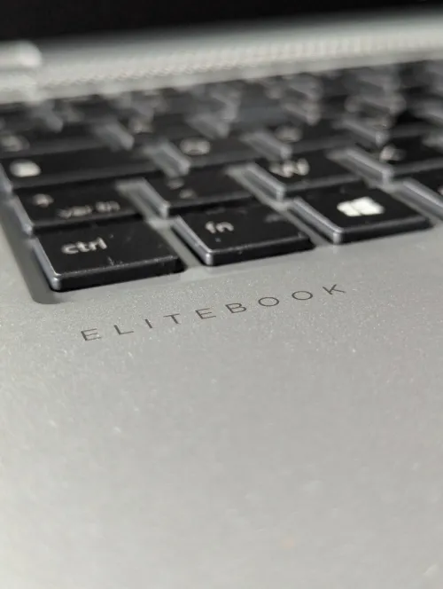 - حالة ممتازة (Presque Neuf) - i5 8th Gen / 16GB RAM / 256GB SSD HP EliteBook 840 G6