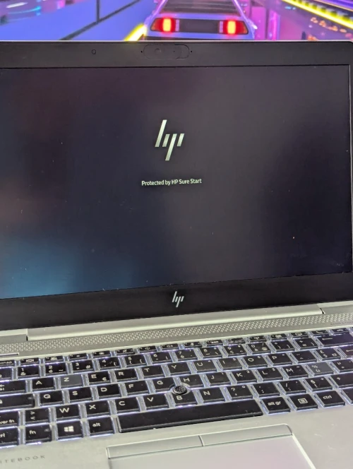 - حالة ممتازة (Presque Neuf) - i5 8th Gen / 16GB RAM / 256GB SSD HP EliteBook 840 G6