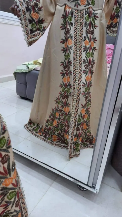 Caftan au perlage précieux 