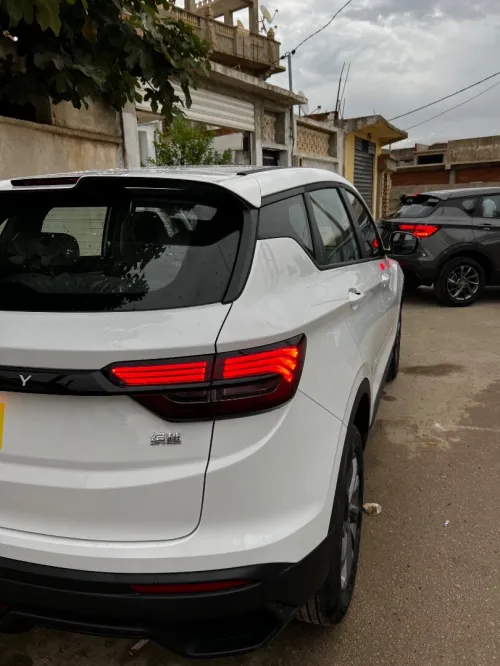 Geely Coolray 2025 B