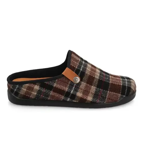 Cloth Man Slipper Brown