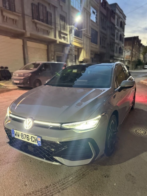 Volkswagen Golf 8 2025 Pro R-line