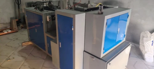 Machine gobles papies