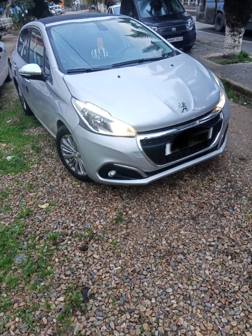 Peugeot 208 2018 Access Facelift
