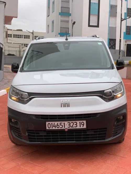 Fiat Doblo 2023 طليان
