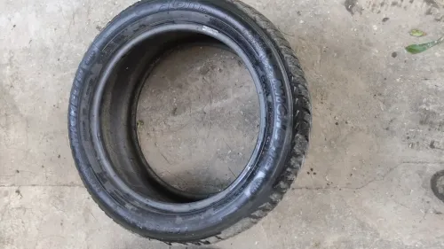 Pneus 225/50 R17 Michelin et Continental bonne état caba Europe