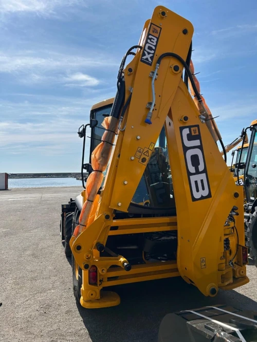 JCB 3CX 2026