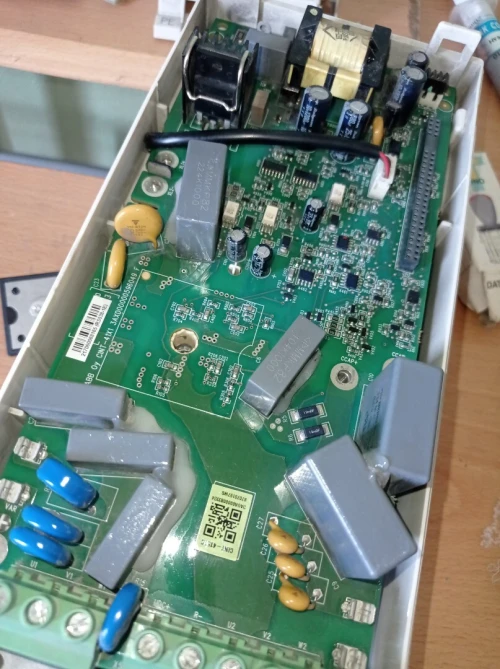 Réparateur cartes électroniques