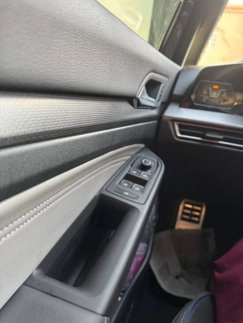 Volkswagen Golf 8 2025 R-Line
