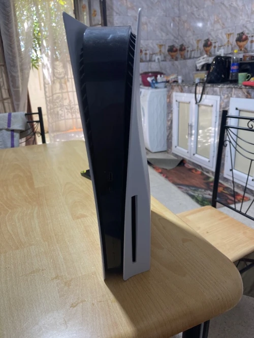 PlayStation 5 digital pro + 2 manettes