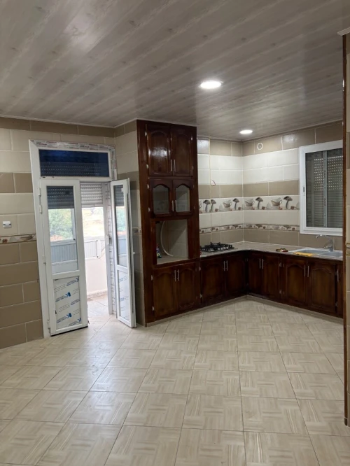 Location Appartement F6 Bouira El adjiba