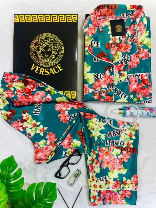 بجامات نسائية بالجملة versace